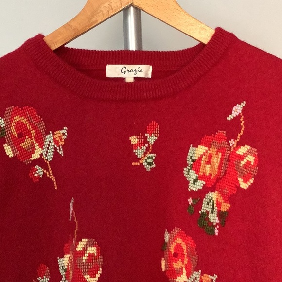 100%Wool Embroidered Crew Neck Sweater - Picture 2 of 12